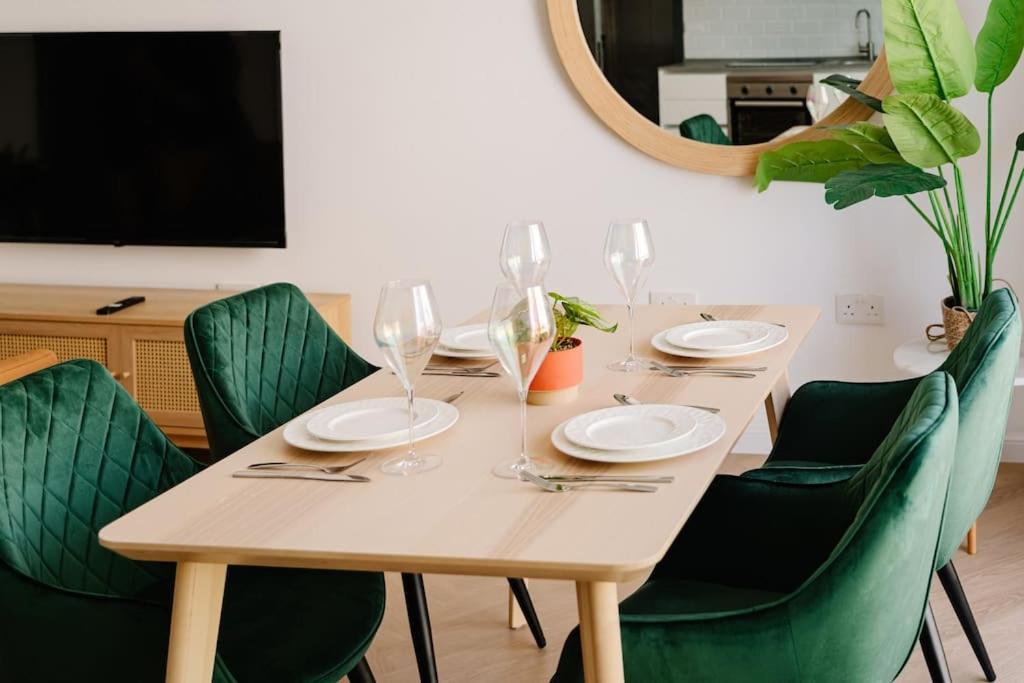Main Street Luxury 13 With Shared Rooftop Pool & Bbq