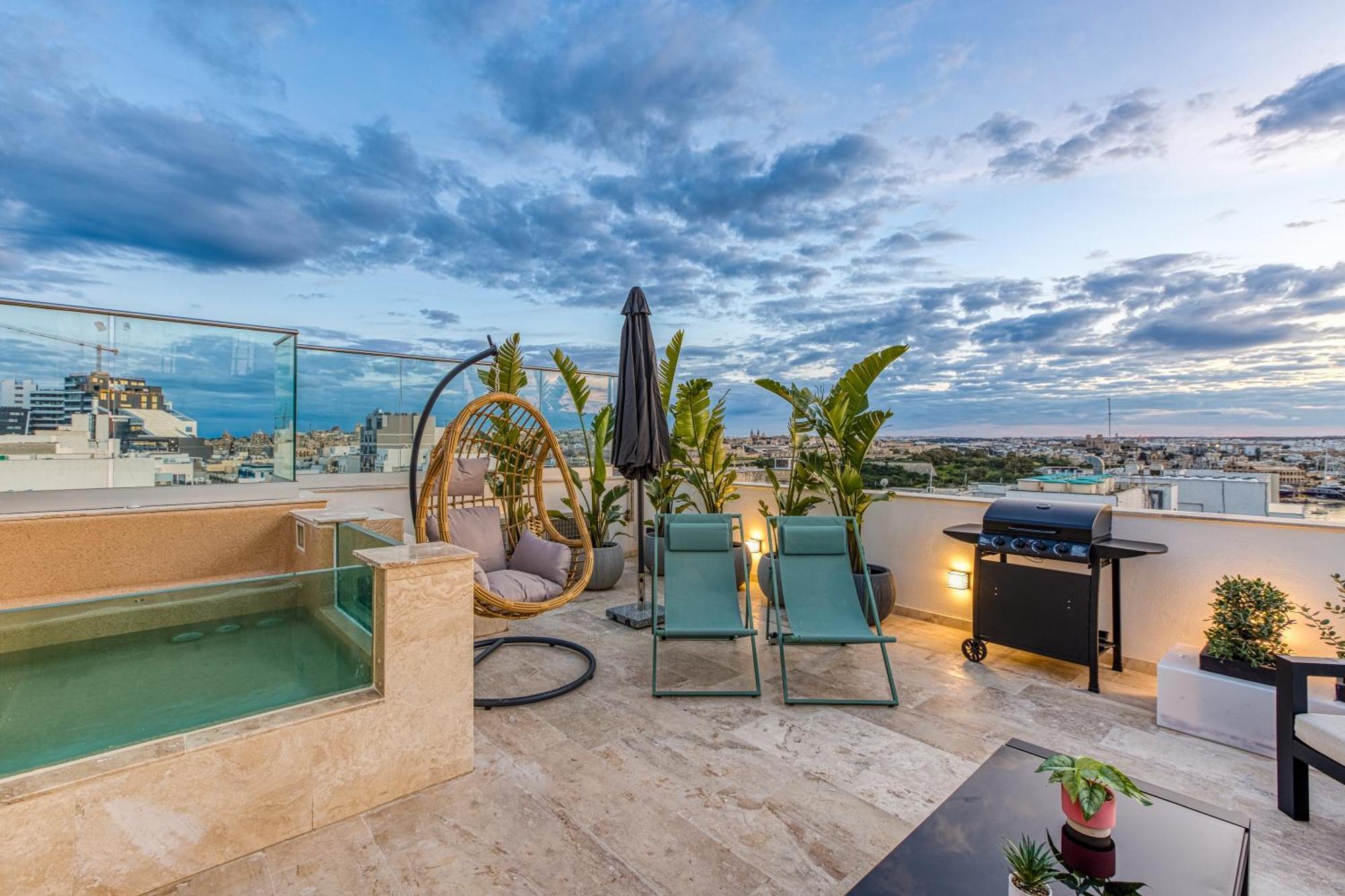 Main Street Luxury 13 With Shared Rooftop Pool & Bbq Слима